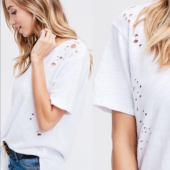 LAST - CASSIE distressed v neck tee - Picture 4 of 6